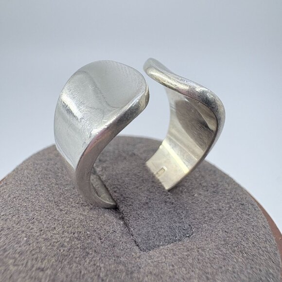 VTG Solid Sterling Silver 925 Rounded Wide Open Tapered Band Ring Size 7 - Picture 3 of 8